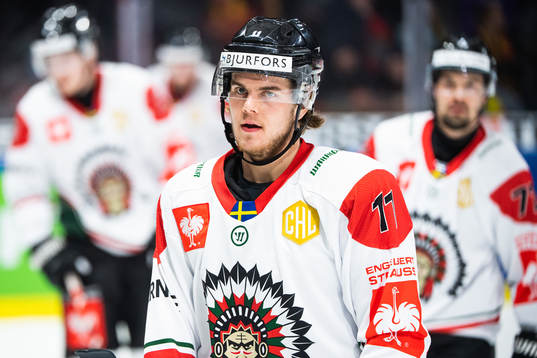Samuel Fagemo of Frölunda looks dejected