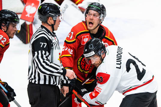 Juhani Tyrväinen of Luleå reacts