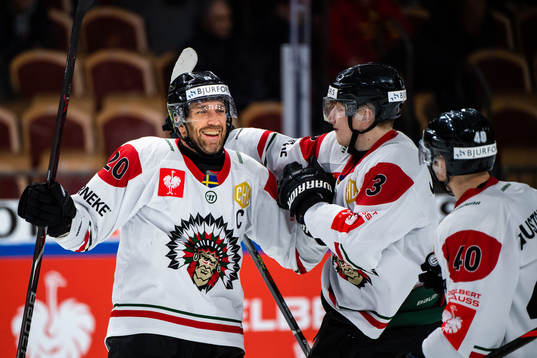 Joel Lundqvist of Frölunda celebrates the 1-2 goal