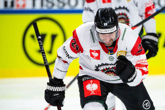 Joel Lundqvist of Frölunda celebrates the 1-2 goal
