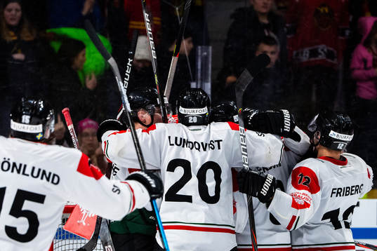 Joel Lundqvist of Frölunda celebrates