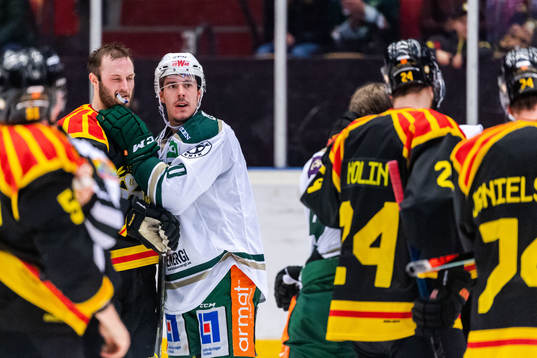Brynäs Niclas Andersén och Färjestads Sebastian Erixon i