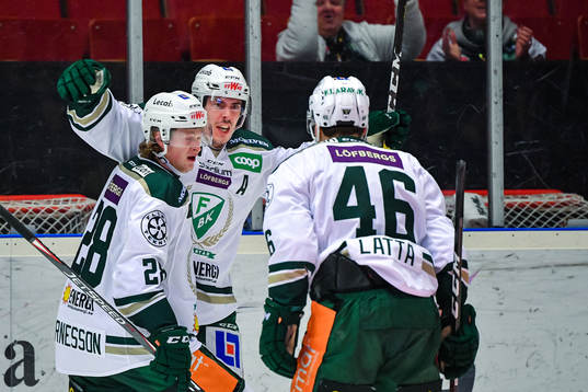 Färjestads Sebastian Erixon jublar