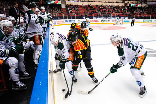 Färjestads Sebastian Erixon och Oskar Bäck mot Brynäs