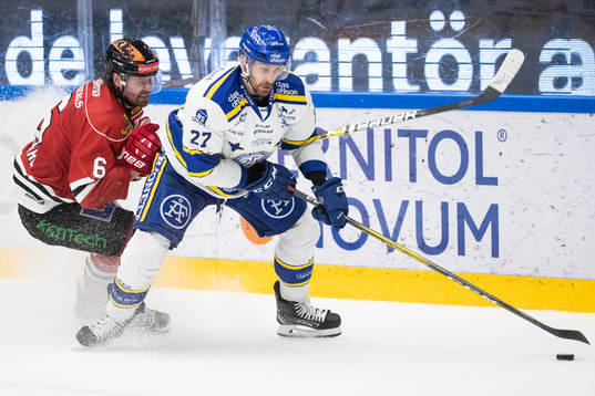 Örebros Stefan Warg  och Leksands Marek Hrivik