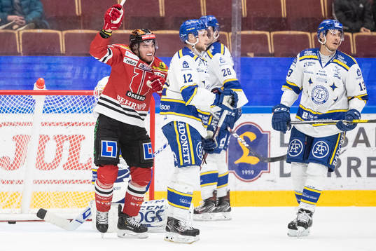 Örebros Glenn Gustafsson jublar