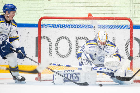 Leksands Mattias Göransson och Leksands målvakt Janne