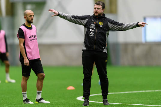 Manager Jimmy Thelin och Robert Gojani