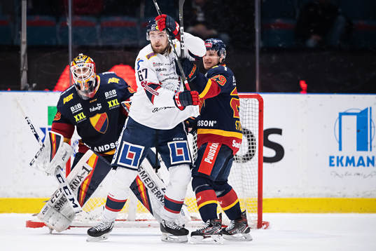 Linköpings Jarno Kärki  framför Djurgårdens målvakt