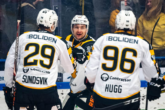 Skellefteås Adam Pettersson jublar