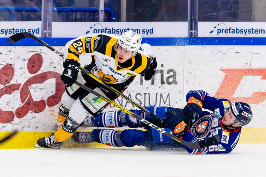 Växjös Linus Högberg faller
