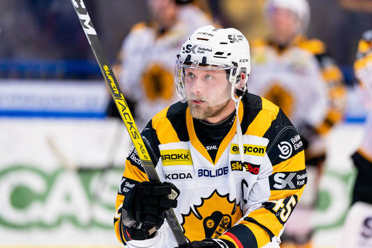 Skellefteås Oscar Möller jublar