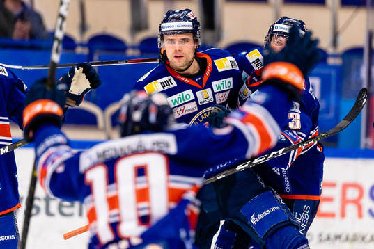 Växjös Emil Pettersson jublar