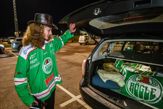 Emil Andersson har kört bil från Umeå till Ängelholm