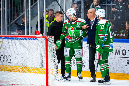 Rögles Daniel Zaar lämnar isen