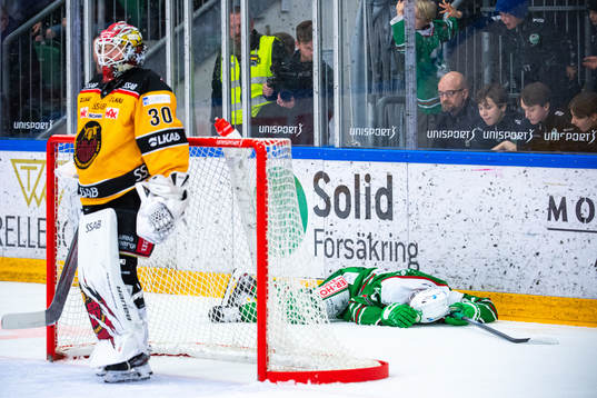 Rögles Daniel Zaar har ont