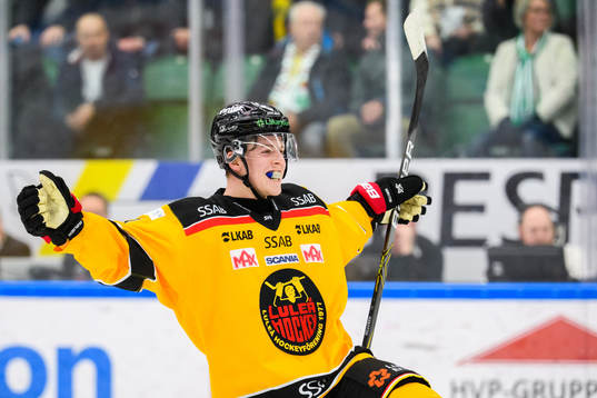 Luleås Jesper Sellgren jublar