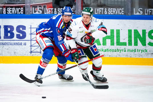 Frölundas Max Friberg och Oskarshamns Arsi Piispanen