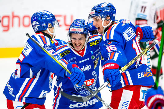 Oskarshamns Tyler Kelleher jublar