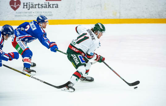 Oskarshamns Mathew Bodie och Frölundas Samuel Fagemo
