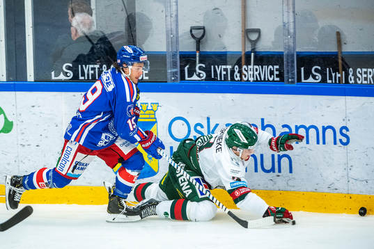 Oskarshamns Tyler Kelleher och Frölundas Jacob Moverare