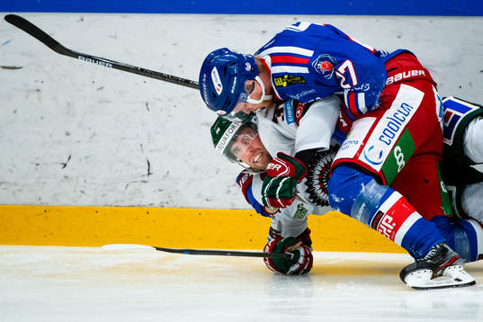 Frölundas Brandon Gormley och Oskarshamns Henrik Nilsson