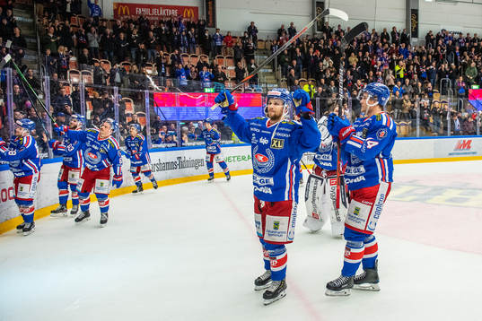 Oskarshamns spelare jublar