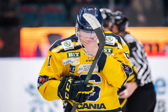 Södertäljes Martin Janolhs har ont