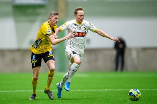 Elfsborgs Alexander Bernhardsson och Häckens Adam Andersson