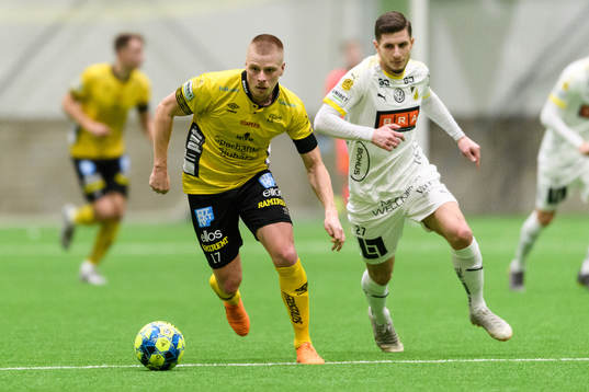 Elfsborgs Per Frick och Häckens Adnan Maric