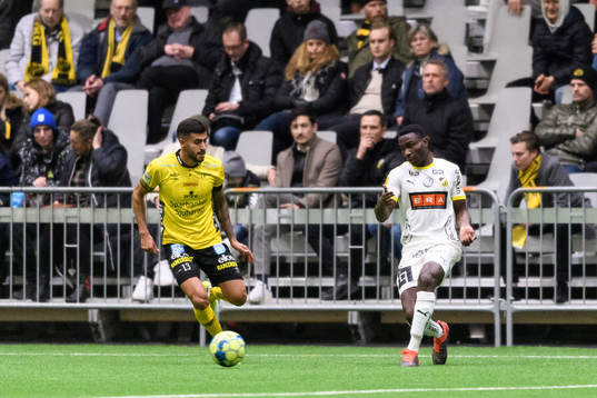 Elfsborgs Rami Kaib och Häckens Godswill Ekpolo och i