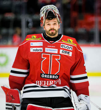Örebros målvakt Dominik Furch deppar
