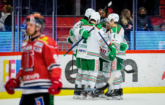 Rögles Dominik Bokk gör 0-1 och jublar och Örebros Ryan