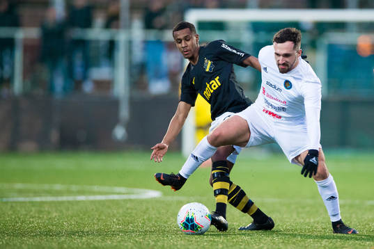 s Noah Tesfai och Karlstads Agon Beqiri