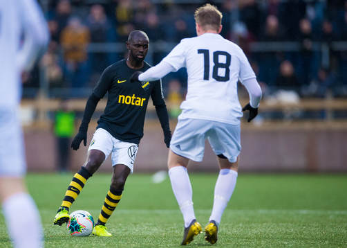 s Enoch Kofi Adu och Karlstads Erik Nilsson