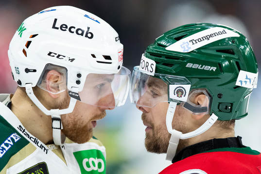 Färjestads Vojtech Mozik och Frölundas Mats Rosseli Olsen