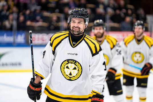 Brynäs Johan Alcén jublar