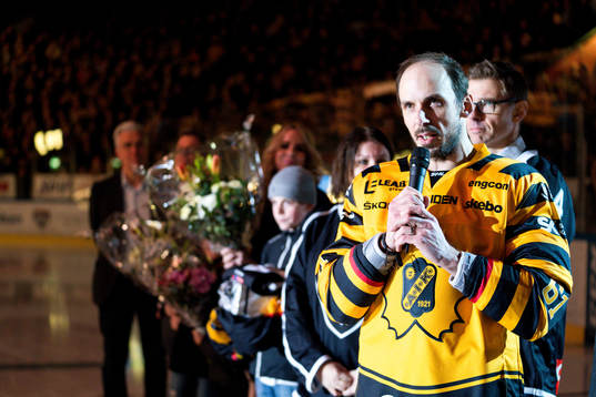 Skellefteås Fredrik Lindgren hyllas