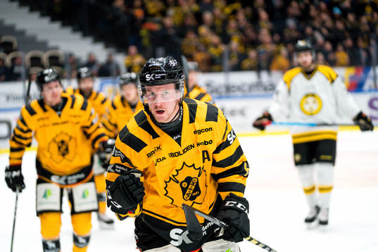 Skellefteås Jonathan Pudas jublar