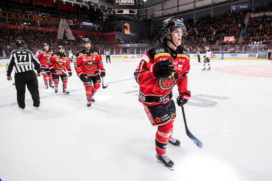 Luleås Filip Hållander jublar
