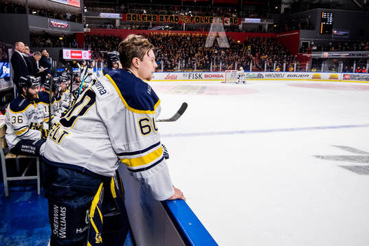 s målvakt Hugo Alnefelt i båset