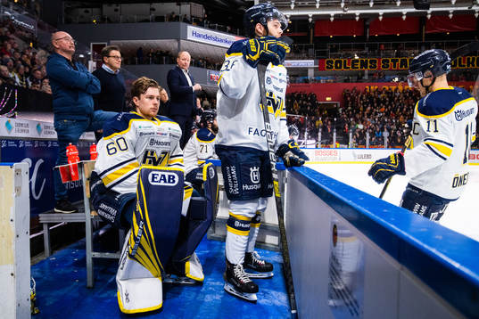 s målvakt Hugo Alnefelt utbytt