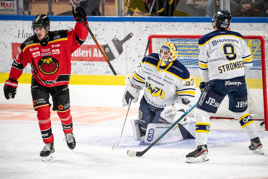 Luleås Emil Larsson jublar