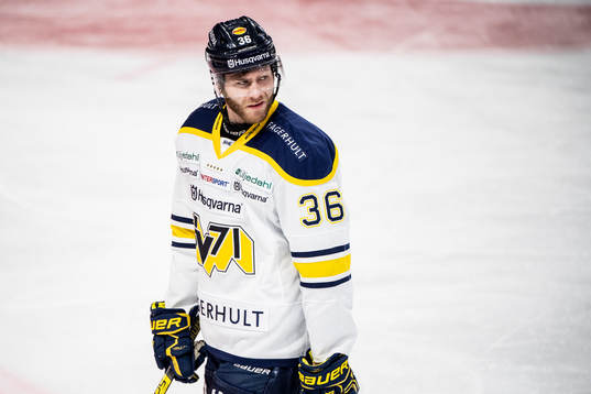 s Anthony Camara reagerar på sitt matchstraff