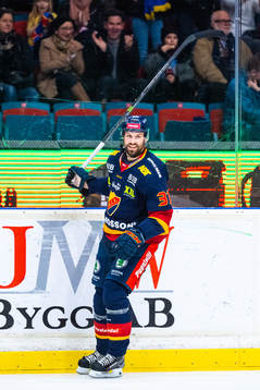 Djurgårdens Dick Axelsson jublar