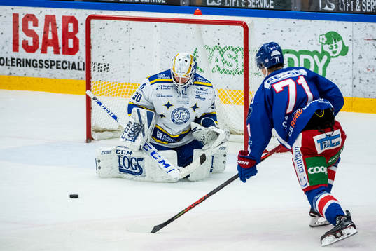 Leksands målvakt Janne Juvonen och Oskarshamns Filip