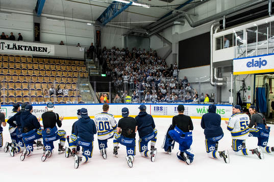 Leksands spelare jublar