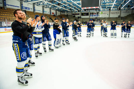 Leksands spelare jublar