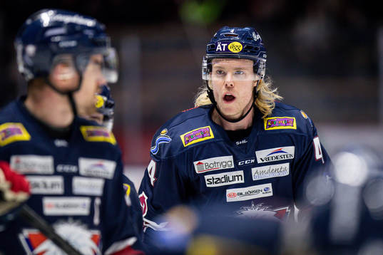 Linköpings Samuel Lofquist reagerar