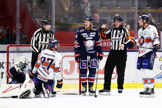 Linköpings Samuel Lofquist reagerar